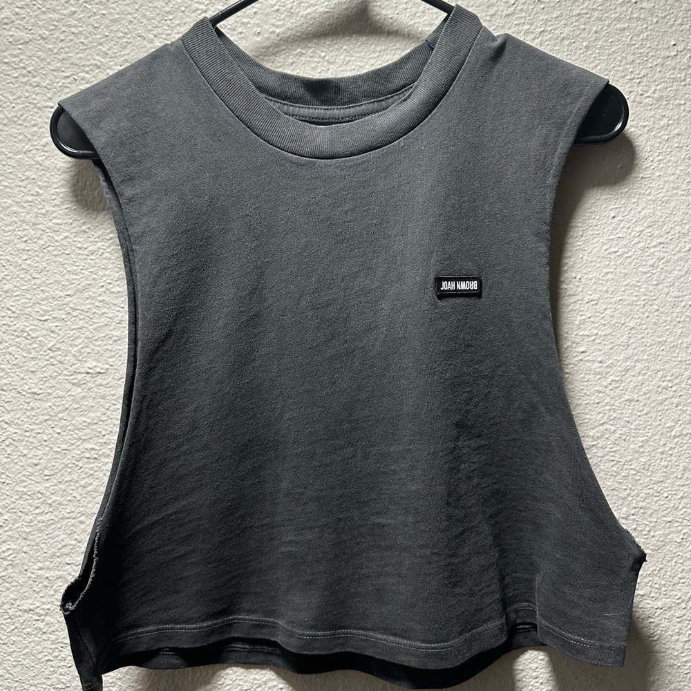 NWT Joah Brown black crop tank top. Size M/L